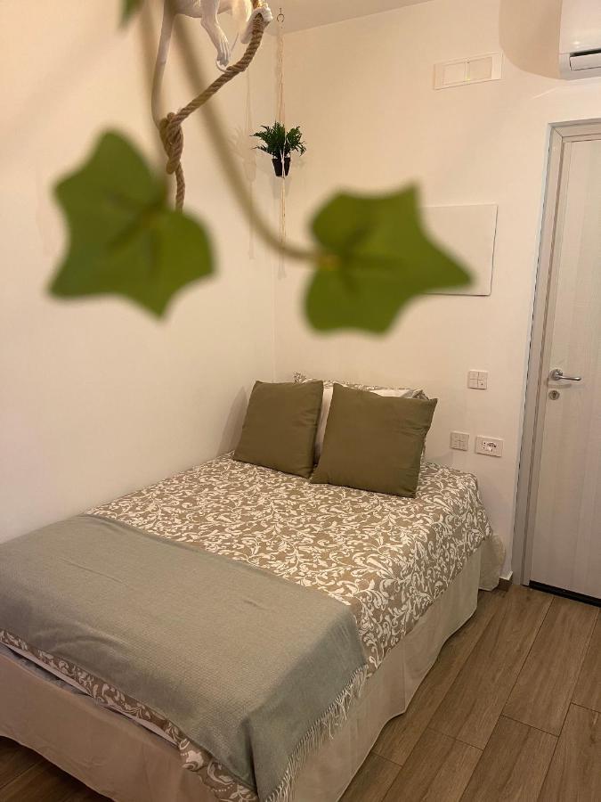 Urban Jungle Rooms Napoli Esterno foto