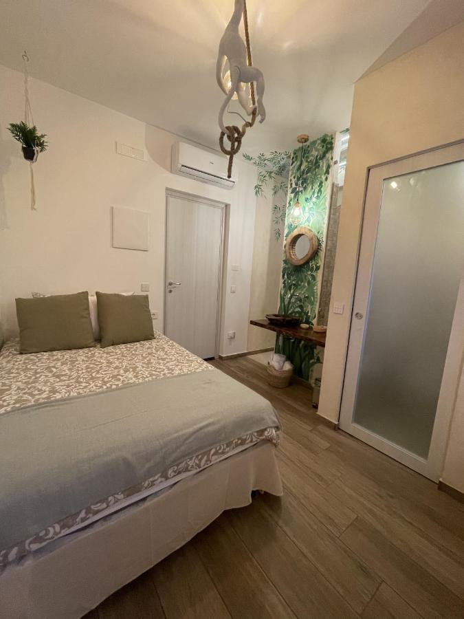 Urban Jungle Rooms Napoli Esterno foto